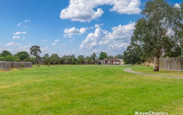 5 Aristotle Court, Narre Warren