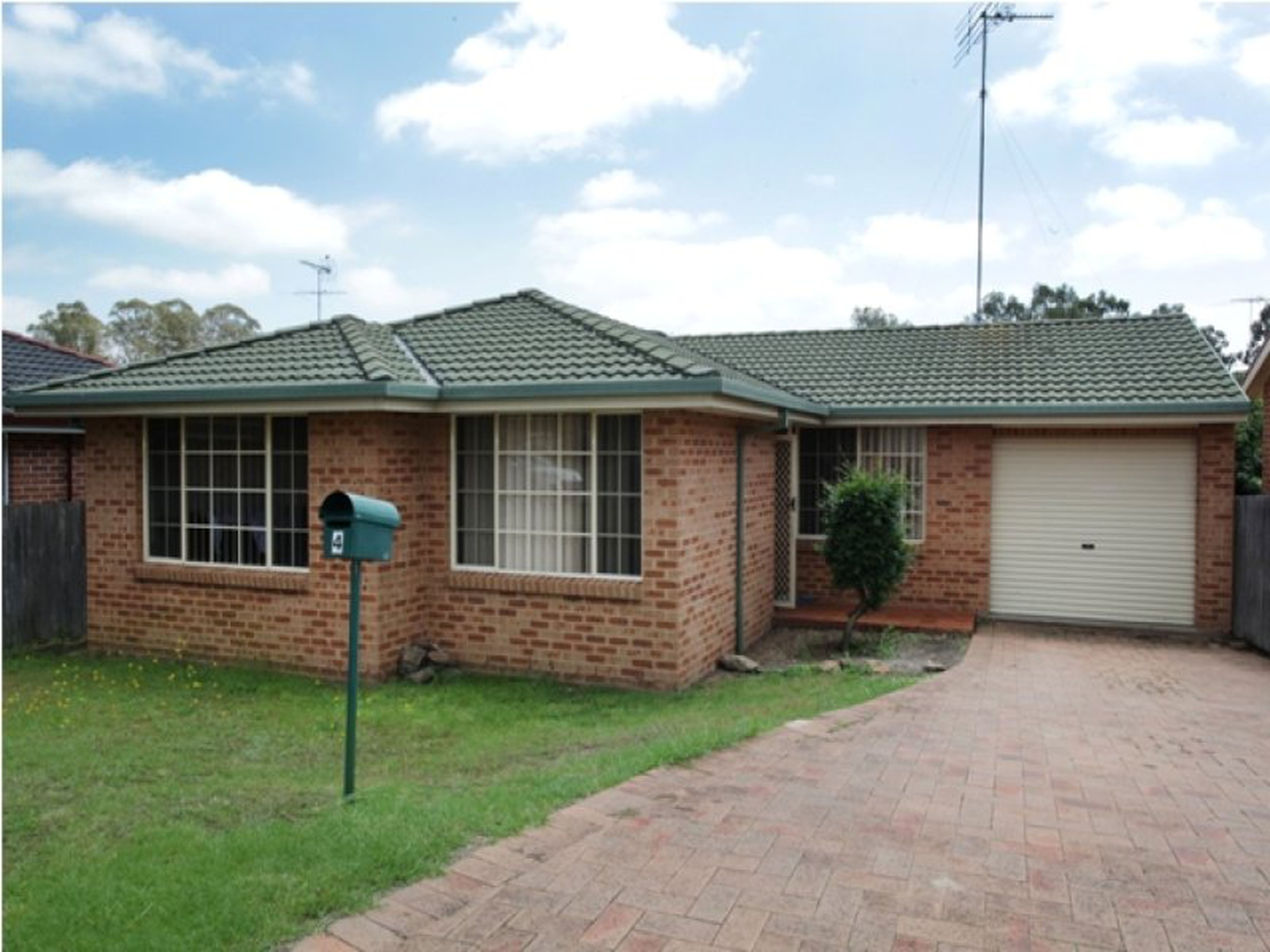 4 Becke Court, GLENMORE PARK