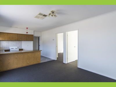1 / 15 Schwarz Avenue, Horsham