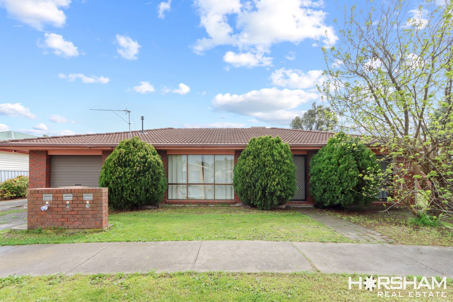 1 / 9 Young Street, Horsham