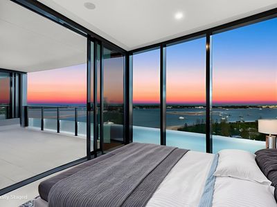 1704 / 180 Marine Parade, Labrador