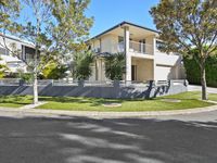 7 Moyenne Crescent, Varsity Lakes