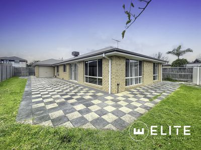 2 Greenfield Court, Cranbourne North