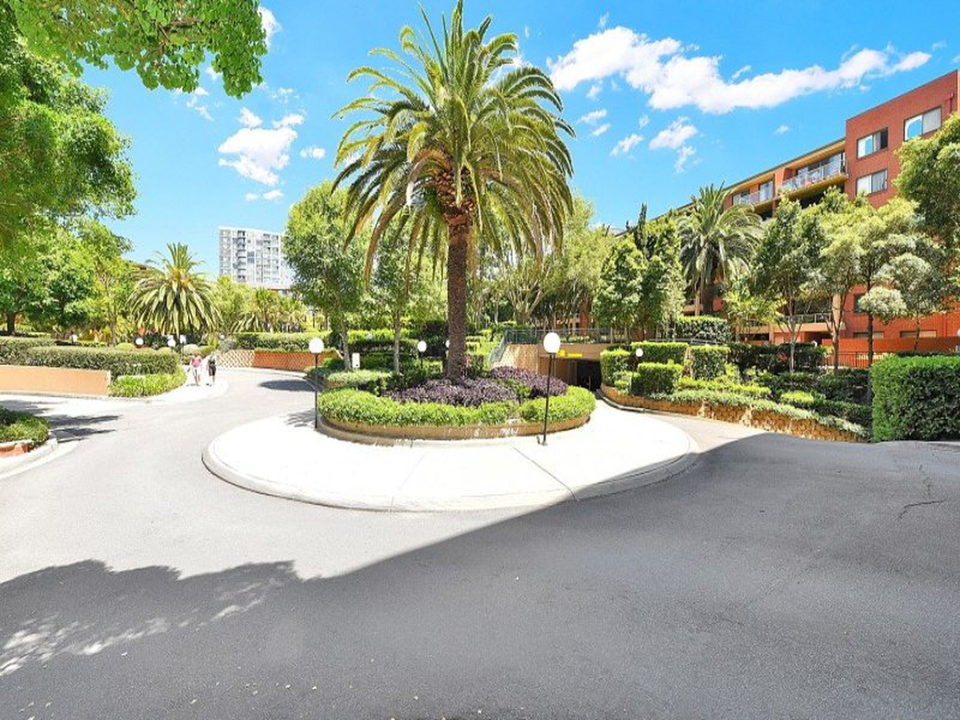 12307 / 177 Mitchell Road, Alexandria