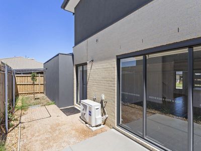 1 / 8 Mountview Drive, Diggers Rest