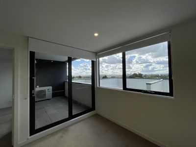 210b / 57 Middleborough Road, Burwood