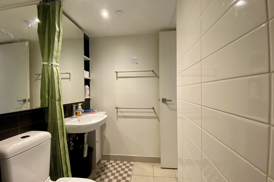 1326 / 572 St Kilda Road, Melbourne