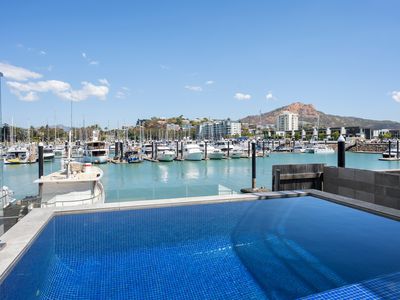 24 / 48 Sir Leslie Thiess Drive, Townsville City
