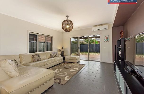 10 Highbury Circuit, Craigieburn
