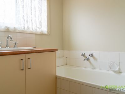 4 Felstead Avenue, Horsham