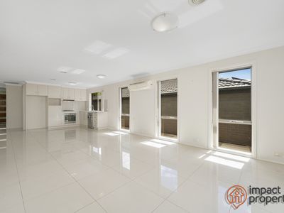 52 Lawrenson Circuit, Jacka