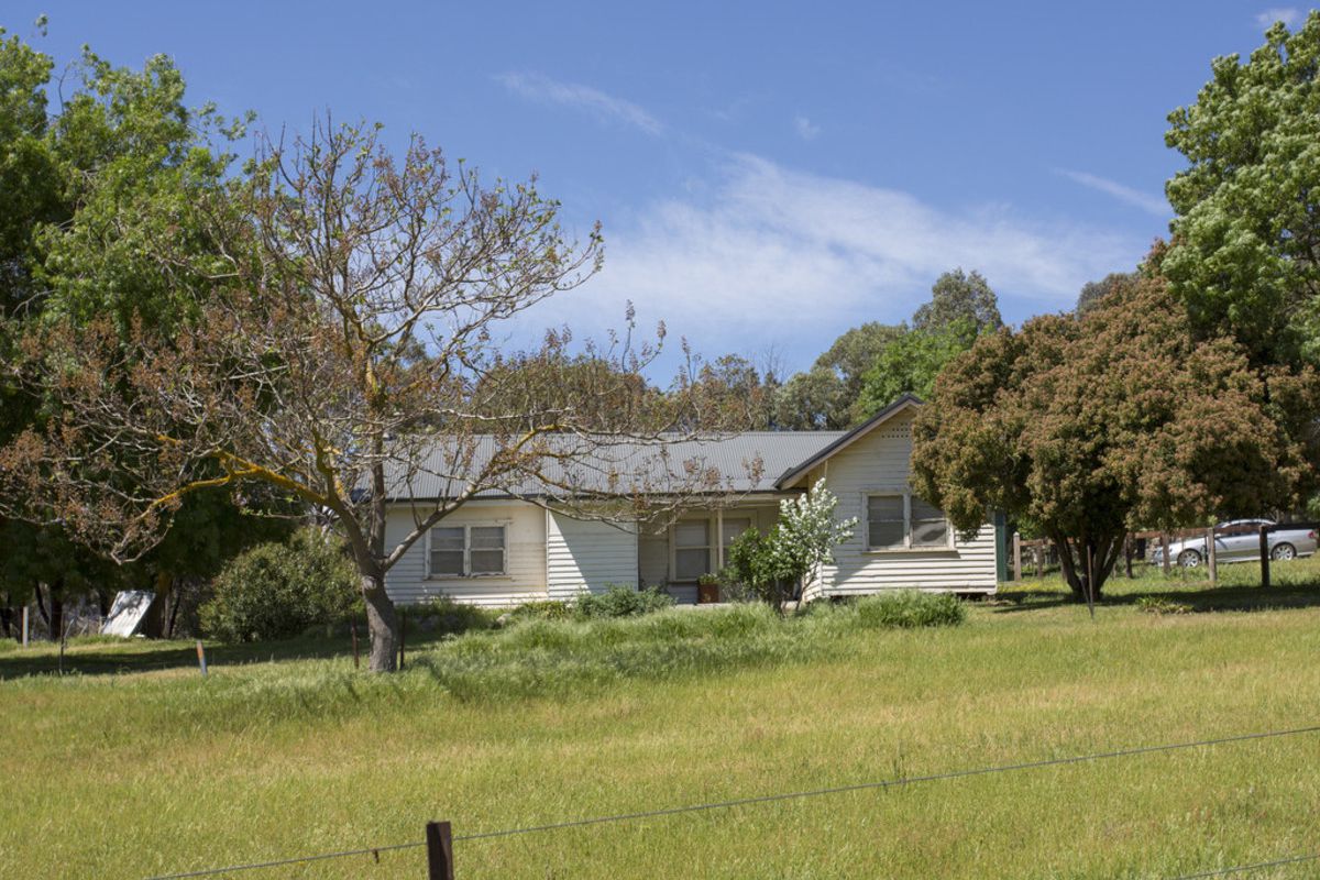 405 Oak Valley Road, Avenel
