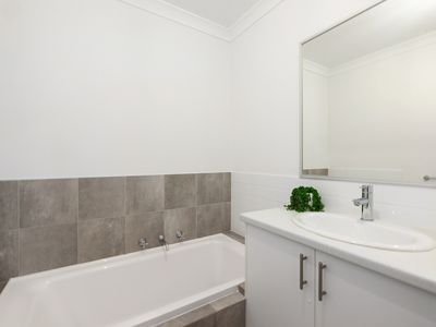 13 Egrove Lane, Piara Waters