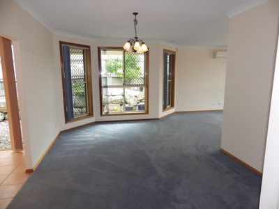 18 Cassinia Place, Flinders View