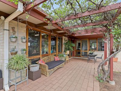 11 Helenor Crescent, Narrandera
