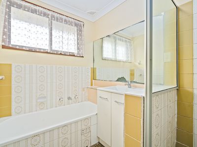 5 Malvern Close, St Johns Park