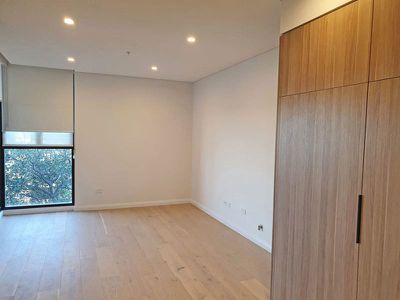 412 / 5 Maple Tree Road, Westmead