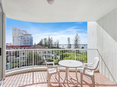401 / 182 Marine Parade, Labrador