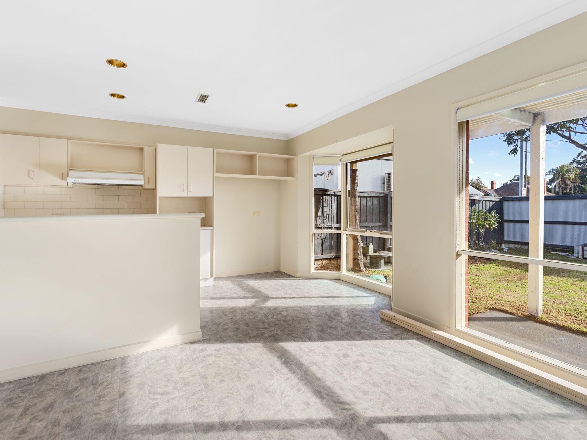 2 Whittaker Court, Williamstown