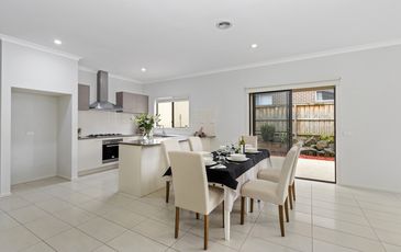 4 William Court, Officer