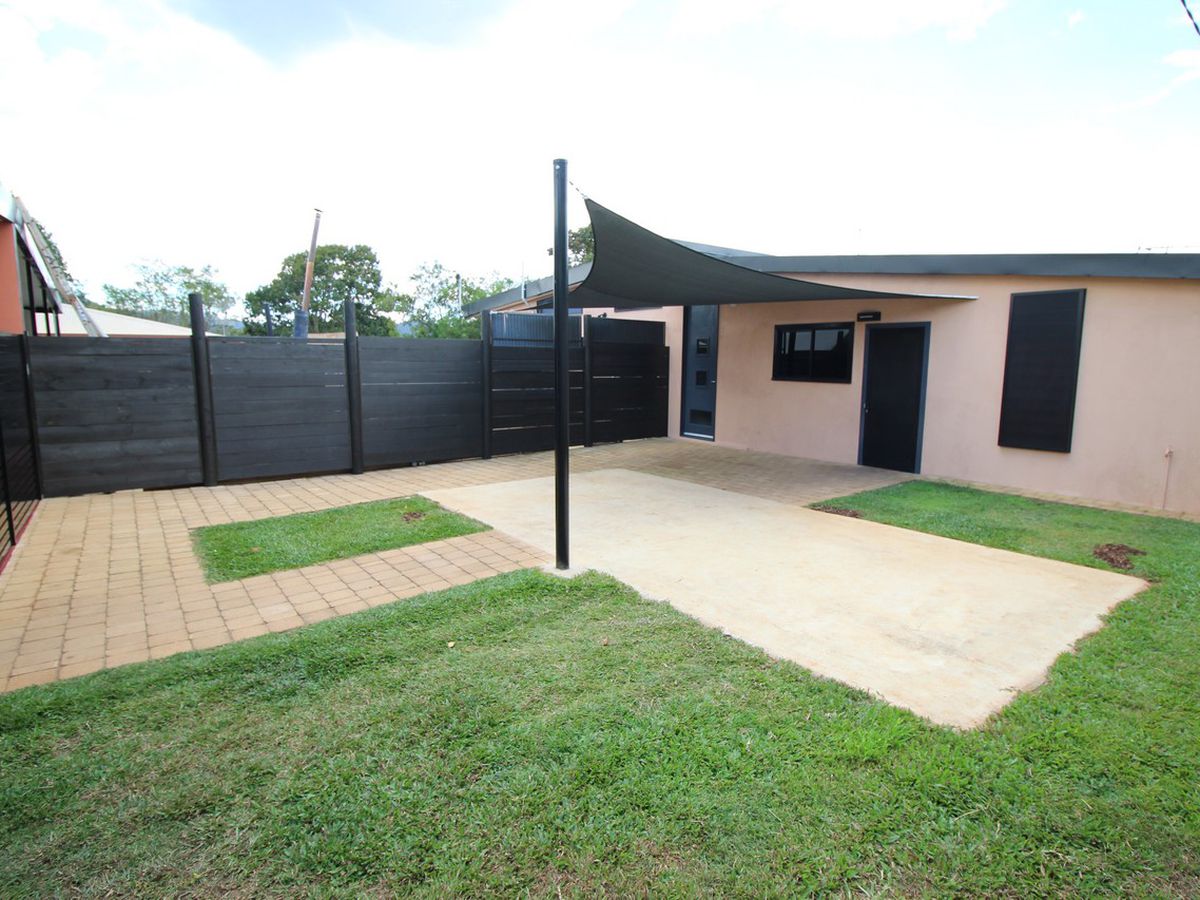 2 / 4 Grau Street, Atherton