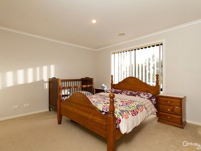 4 / 9 Carly Close, Narre Warren South