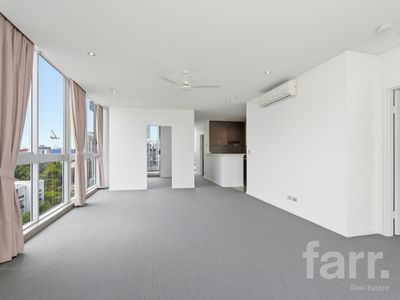1101 / 4 Como Crescent, Southport