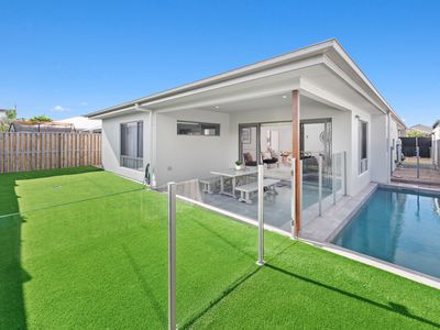 9 Belconnen Drive, Pimpama