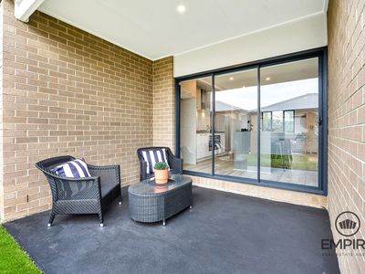 2 Plenty Way, Cranbourne North