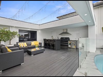 7 Volante Crescent, Mermaid Waters
