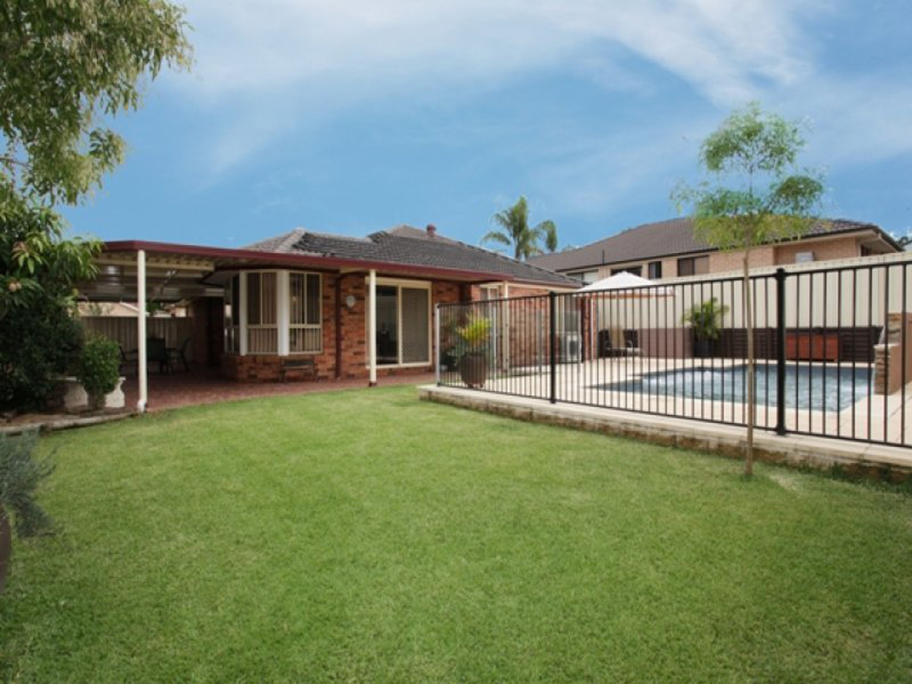 10 Beal Place, GLENMORE PARK