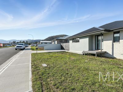 10 Bluetongue Drive, Magra