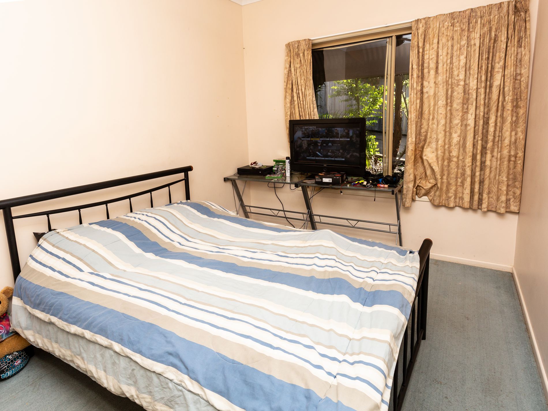 1 & 2 / 13 Eshelby Drive, Cannonvale