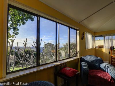 47 Main Street, Montville
