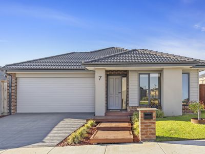 7 Stones Street, Charlemont