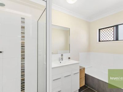 68 Klewarra Boulevard, Douglas