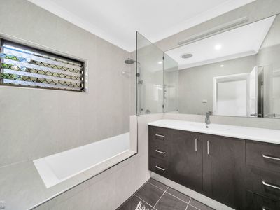 32 Lavender Street, Mooroobool