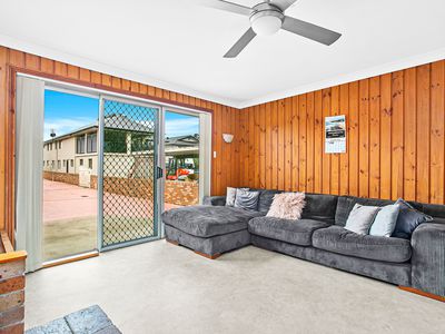 93 The Boulevarde, Oak Flats