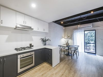 10 Little Shenton Lane, Northbridge