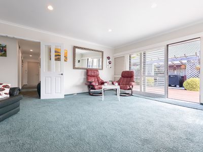 2 Jeannie Way, Waikanae Beach