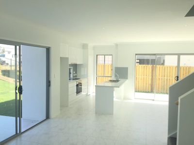 1 / 12 Sapphire Place, Elanora