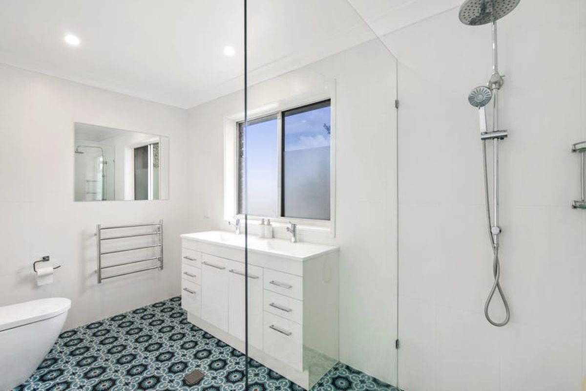 1 Eulalia Avenue, Point Frederick