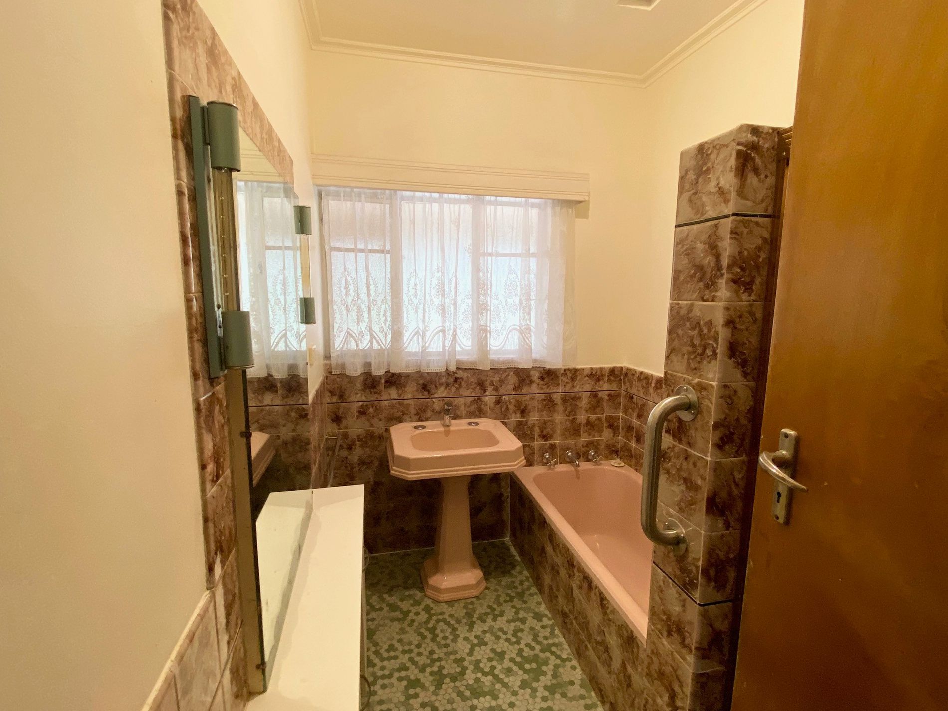 82 Duncans Road, Werribee