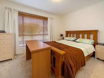 6 AZURE DRIVE, Wodonga