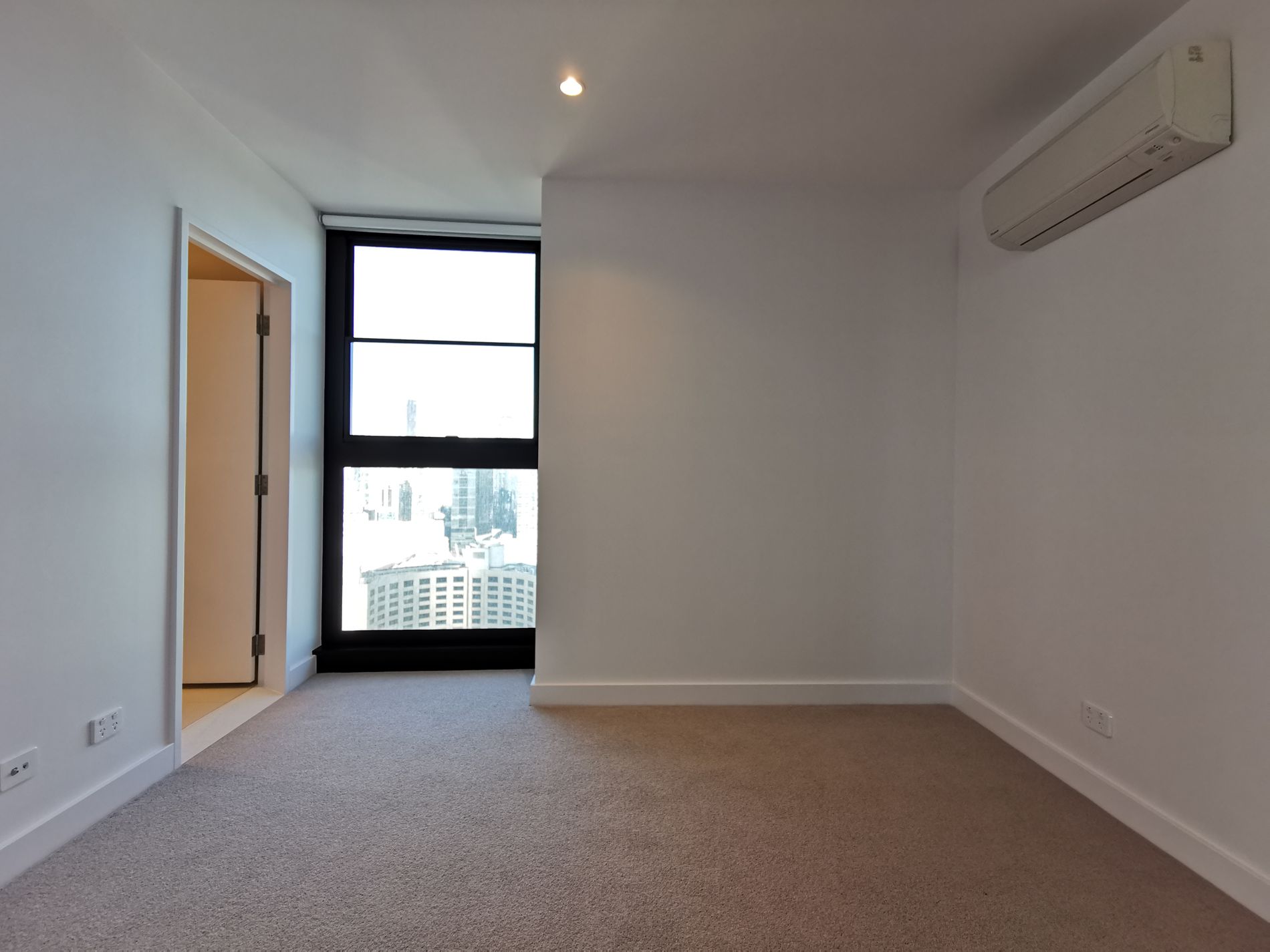 2105 / 628 Flinders Street, Docklands