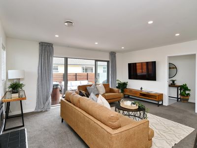 25 Dunstan Crescent, Hornby