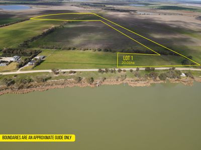 250 Lake Charm East Road, Lake Charm