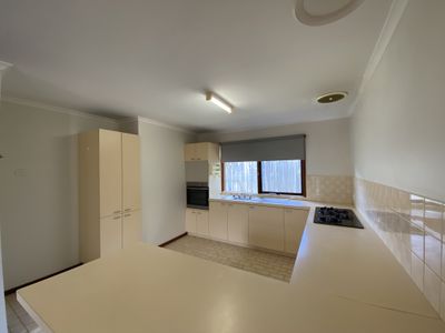 7 / 247 Heaths Road, Hoppers Crossing