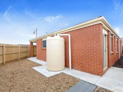 14 Greendale Boulevard, Pakenham