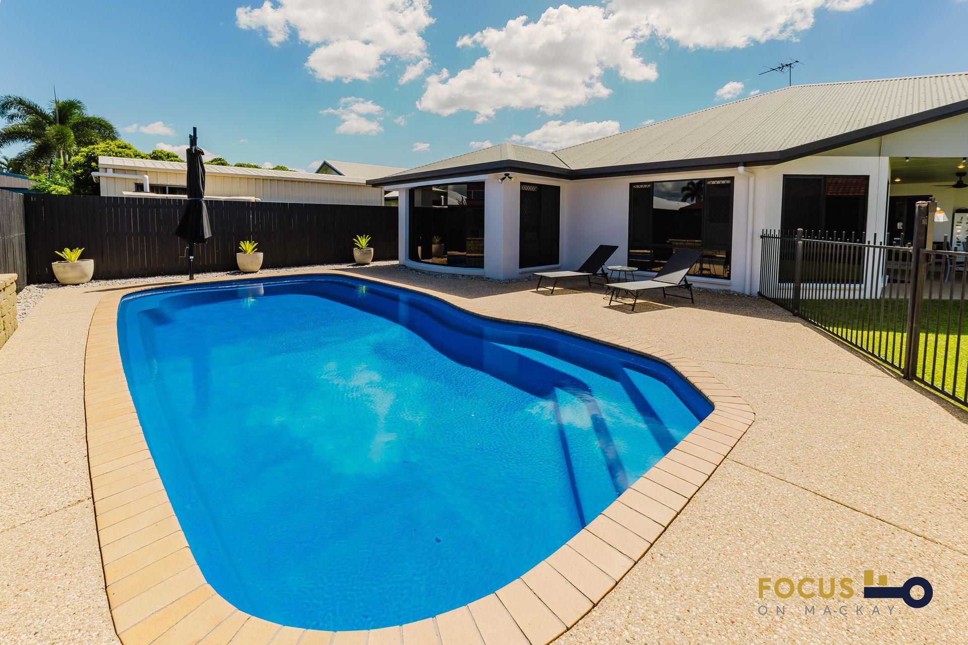 15 Centennial Drive, Glenella